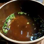 焼鳥丸万 - このスープも美味しい。