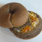 ケトルズ - スゴいむっちり♡ホワイトチョコは控えめでアプリコットとほうじ茶の香りが主張されています。