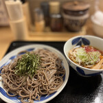 つけ蕎麦安土 西新宿店 - 豚つけ蕎麦900円