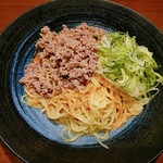 汁なし担々麺