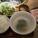 代官山 炭火焼肉 猿楽 - 焼肉定食 牛と豚ハーフ&ハーフ(1000円)