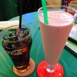 コーラとストロベリーシェイク