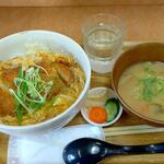 小さな食堂 ヒロ - かつ丼 (税込)530円 (2022.07.01)