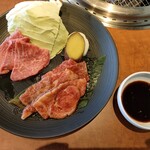 Yakiniku Teppanyaki Nakatsuru - 黒毛和牛