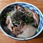 常 - ミニチャーシュー丼(380円)