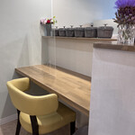 Simple Comme Bonjour - なんと一人席！？一人でも来れる！？しかもめちゃくちゃ落ち着くすみっこ加減