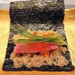 寿司と日本料理 銀座 一 - トロたく手巻き
