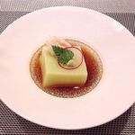 寿司と日本料理 銀座 一 - 美しいグリーンの枝豆豆腐