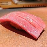 寿司と日本料理 銀座 一 - 本マグロ中トロ