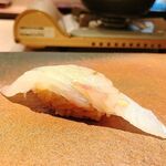 寿司と日本料理 銀座 一 - ヒラメ