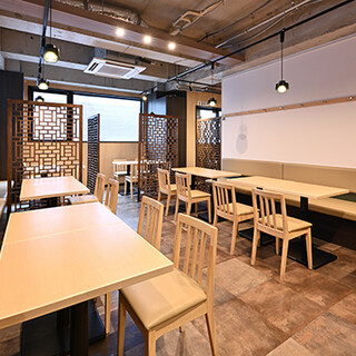 Great location, 5 minutes from Shinjuku Station! Anyone can feel free to come alone or for a party♪