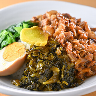 无论是单品还是套餐都可以享受日本人喜欢的温暖“台湾菜”。