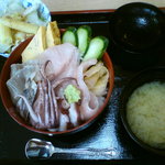 福音鮨 - ７３５円日替わりランチ。プラス茶碗蒸しが付きます。