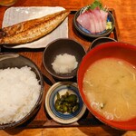 Tamachi Sumibikushiyaki Shoujikiya - 寒サバ文化干し＆ブリ刺身定食