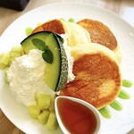 ココカラカフェ - パンケーキ　フルーツ　メロン　¥1,200