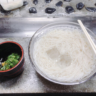 名水亭 - 料理写真:そうめん(おかわり自由) 中学生以上¥600