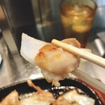 鉄板焼肉・餃子 だだ乃屋 - 鶏焼肉リフト