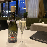 R1 TOKYO Bar&Restaurant - 
