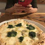 フラット - ブルーチーズと生海苔