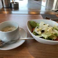 KOBE BEEF やまと - スープ　＋　サラダ