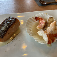 KOBE BEEF やまと - サーモン　＋　エビ　他