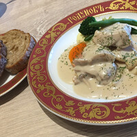 ゴドノフ東京 丸ビル店 - ランチ　チキンクリームストロガノフ