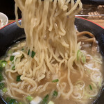 麺家　味勲拉 - 中太縮れ麺