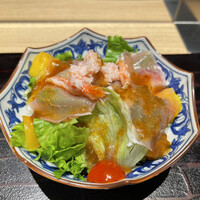 個室和食 肉割烹 吟次郎 品川駅前店 - 蟹と生ハム彩りサラダ