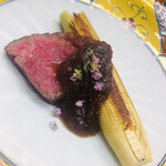 美会 - シンシンかな？このタマリンドソースがムチャンコウンマイ。ヤングコーンのヒゲもウンマイ