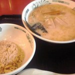 Hidakaya - とんこつラーメンと半チャーハンセット６４０円也