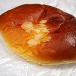 バックハウス・イリエ   - クリームパン