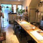 ヴィーガン創作家庭料理 KLASINA - 消毒・店内換気・飛沫避けパーテーションでコロナ感染対策万全にお出迎えいたします（2022年7月現在）