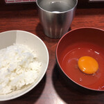 中華そば たた味 - セットの半ライスと生卵