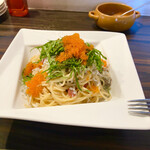 ピッツエリアバール　CACTUS　D'ORO - シラスと大葉と梅のペペロンチーノ冷製パスタ（乾麺に変更）とびこ添え
      過去一、味の濃いペペロンチーノでした。