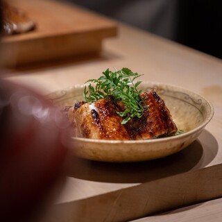 名物の国産鰻炭焼き