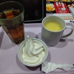 キャッツアイ - ウーロン茶、ソフトクリーム&コーンスープ