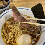 手打式超多加水麺 ののくら - 柔らかく、トロけない(*⁰▿⁰*)しっかりとした(๑˃̵ᴗ˂̵)噛み締めるタイプのチャーシュー。低温調理でしっとりとした濃厚な味わいを堪能して(((o(*ﾟ▽ﾟ*)o)))♡