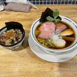 手打式超多加水麺 ののくら - 特製中華そば1250円とチャーシューご飯300円