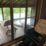 こうの湯 - 半露天風呂のスペースが広い！