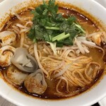 ティーヌン - トムヤムラーメン