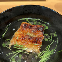 日本料理 丸しま - お昼のコース６９３０円。清汁仕立て。鰻蒲焼と清汁の効果は理解できませんでした。。。もう一つのコースの鱧落としの椀の方が。。。それなりには美味しかったです(^｡^)
