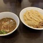 らーめんONE - つけ麺 中盛 300g 900円^ ^ 生姜でさっぱりといただけます♪