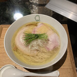 Japanese Ramen Noodle Lab Q - 塩らぁ麺