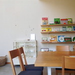 MOMI-CAFE - 