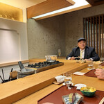 美会 - ビアさんもこっちに座って普通に飲んで食って馴染んでるwww