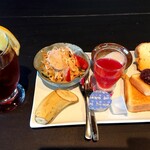 栄夏 - アイスティー(400円税込)と、モーニングサービス