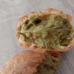 手作りマフィン レフィーユ - ピスタチオミニシュークリーム断面