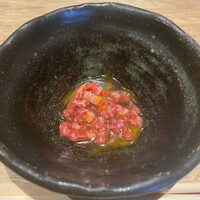炭火焼肉 なかはら - ユッケ。だいぶ食べちゃった後。