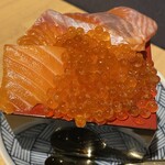 Trout Sushi (salmon & salmon roe)