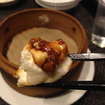 SEN YO - 蒸しパンに麻婆豆腐を載せると美味